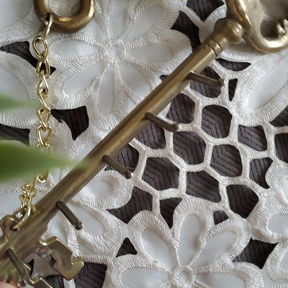 VINTAGE | Brass Key Hook - Picture 3 of 4